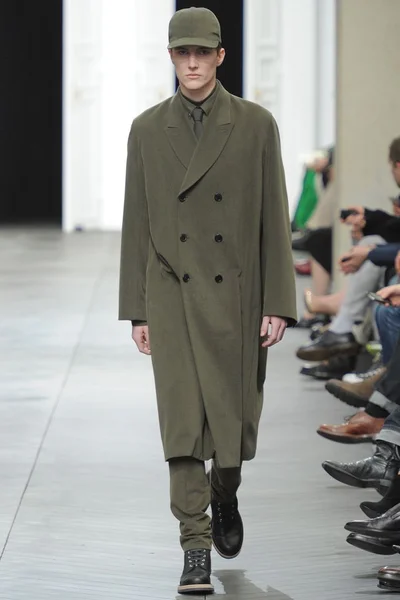 Look 24